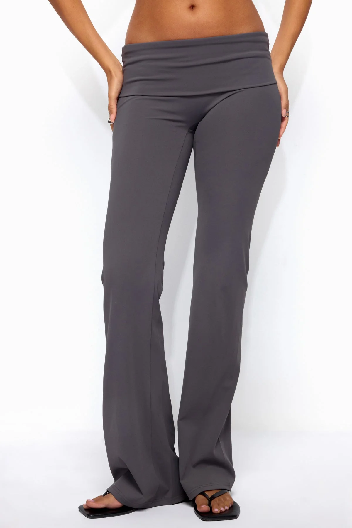 Oriane Foldover Flared Leggings - Image 2